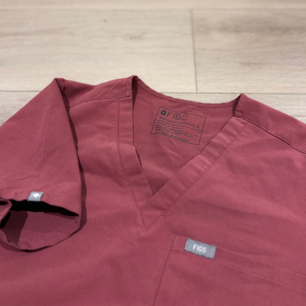 Catarina One-Pocket Scrub Top
